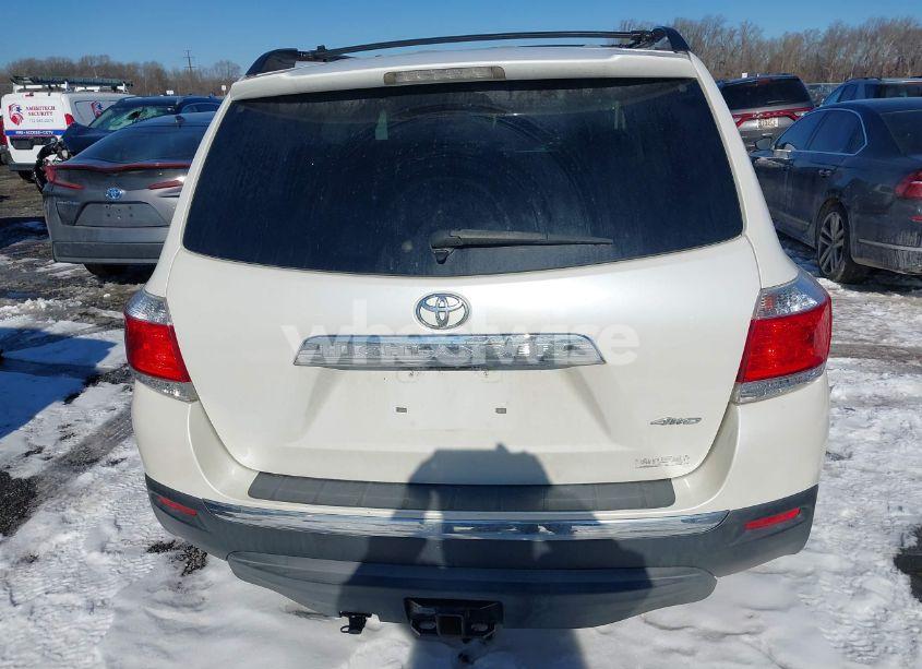 Photo 17 of 2013 Toyota Highlander BASE PLUS V6 (VIN 5TDBK3EH4DS205939)