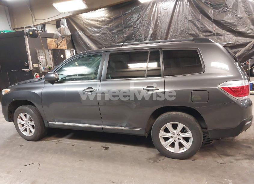 Photo 14 of 2013 Toyota Highlander SE V6 (VIN 5TDBK3EH4DS213913)