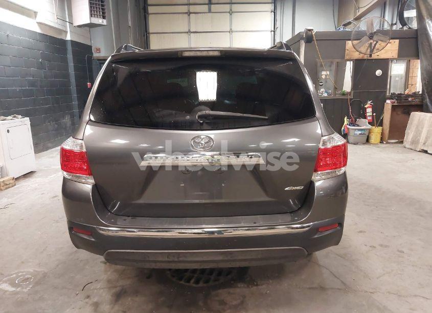 Photo 16 of 2013 Toyota Highlander SE V6 (VIN 5TDBK3EH4DS213913)