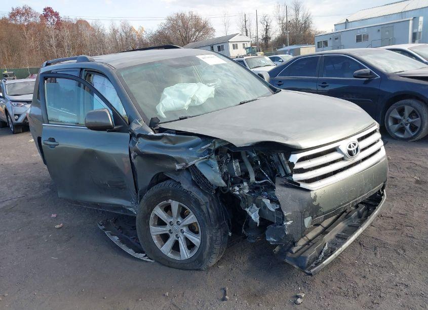 2013 Toyota Highlander BASE PLUS V6 (VIN 5TDBK3EH4DS239461) main photo