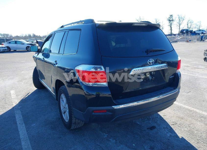 Photo 3 of 2013 Toyota Highlander PLUS/SE (VIN 5TDBK3EH4DS256115)