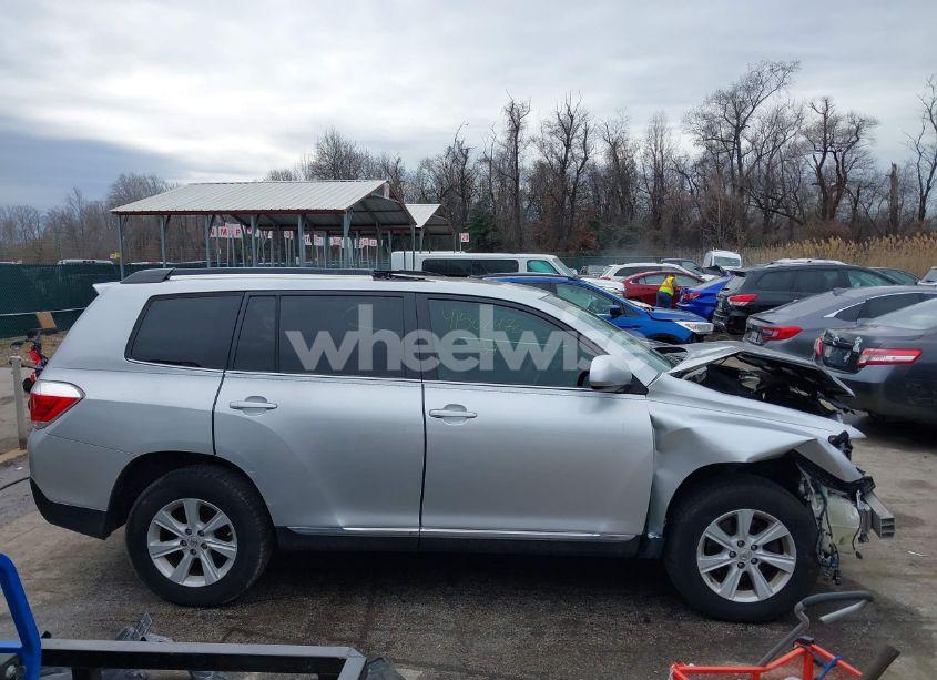 Photo 14 of 2013 Toyota Highlander SE V6 (VIN 5TDBK3EH4DS263436)