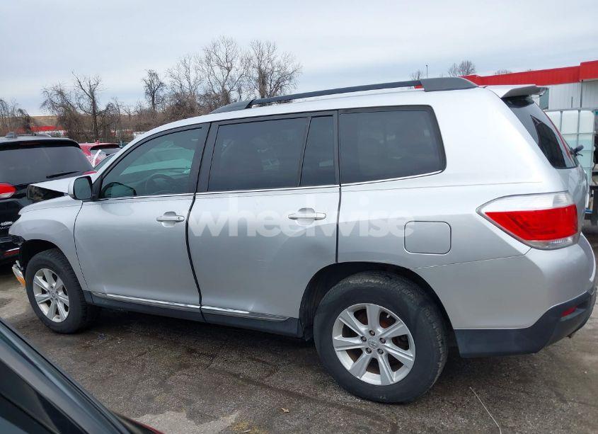 Photo 15 of 2013 Toyota Highlander SE V6 (VIN 5TDBK3EH4DS263436)