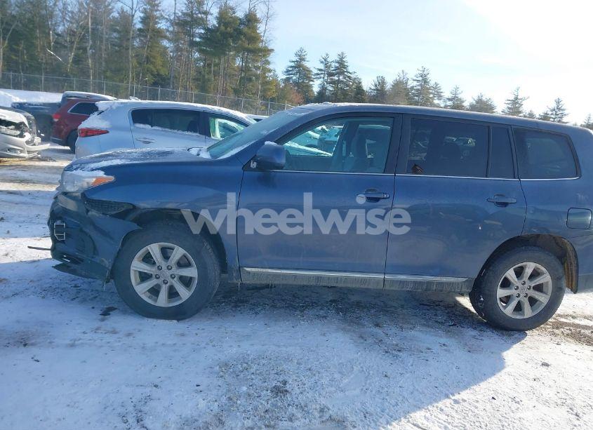 Photo 12 of 2013 Toyota Highlander BASE V6 (VIN 5TDBK3EH4DS270273)