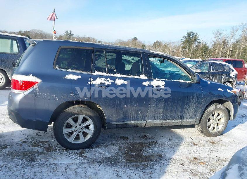 Photo 14 of 2013 Toyota Highlander BASE V6 (VIN 5TDBK3EH4DS270273)