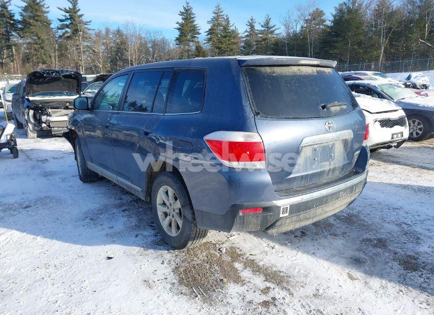 Photo 3 of 2013 Toyota Highlander BASE V6 (VIN 5TDBK3EH4DS270273)