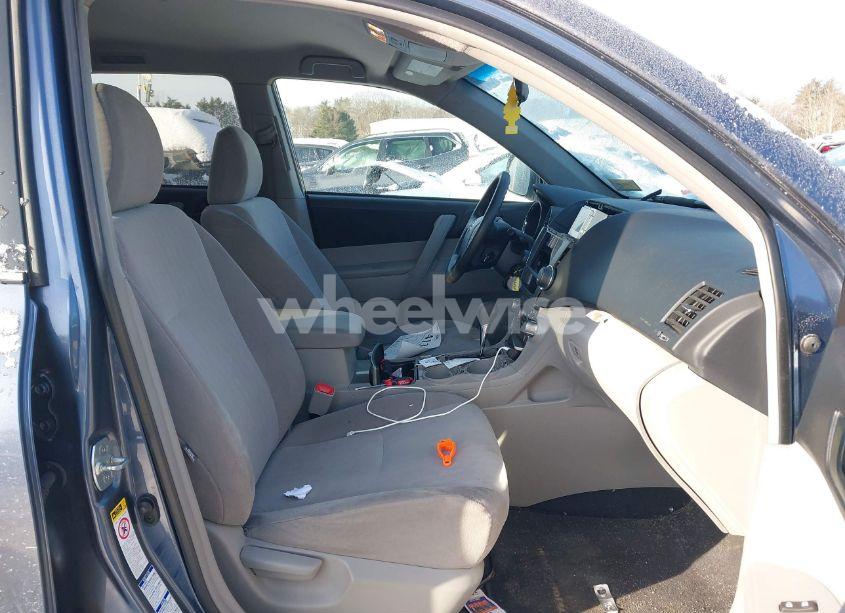 Photo 5 of 2013 Toyota Highlander BASE V6 (VIN 5TDBK3EH4DS270273)