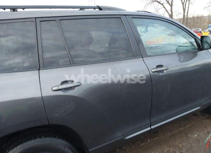 Photo 13 of 2010 Toyota Highlander BASE V6 (VIN 5TDBK3EH5AS028295)