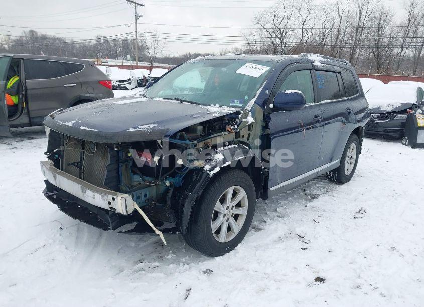 Photo 2 of 2011 Toyota Highlander SE V6 (VIN 5TDBK3EH5BS073612)
