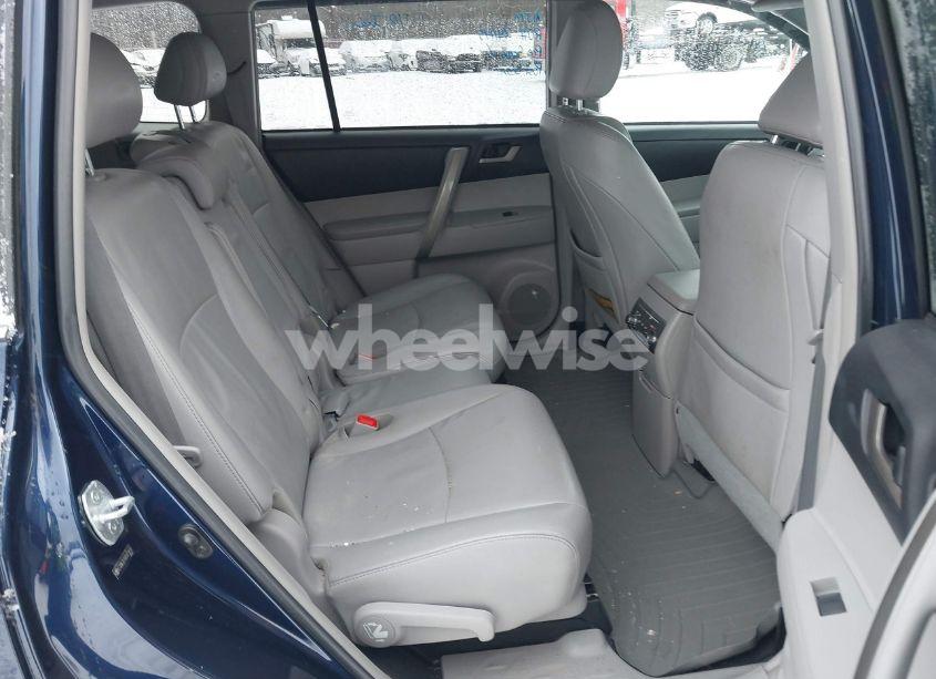 Photo 8 of 2011 Toyota Highlander SE V6 (VIN 5TDBK3EH5BS073612)