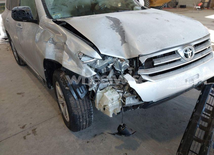 Photo 6 of 2012 Toyota Highlander SE V6 (VIN 5TDBK3EH5CS103094)