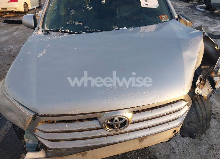 Photo 10 of 2012 Toyota Highlander SE V6 (VIN 5TDBK3EH5CS119831)