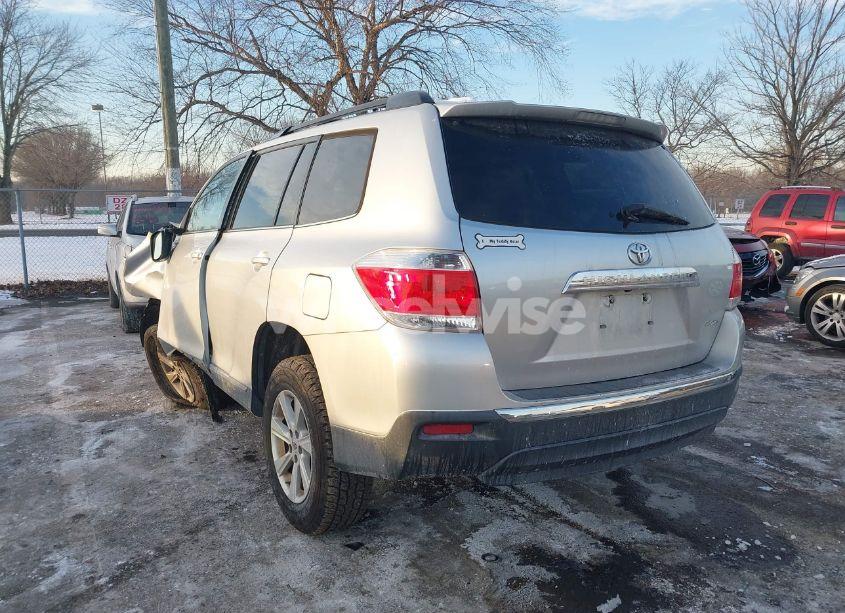Photo 3 of 2012 Toyota Highlander SE V6 (VIN 5TDBK3EH5CS119831)