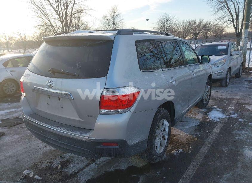 Photo 4 of 2012 Toyota Highlander SE V6 (VIN 5TDBK3EH5CS119831)