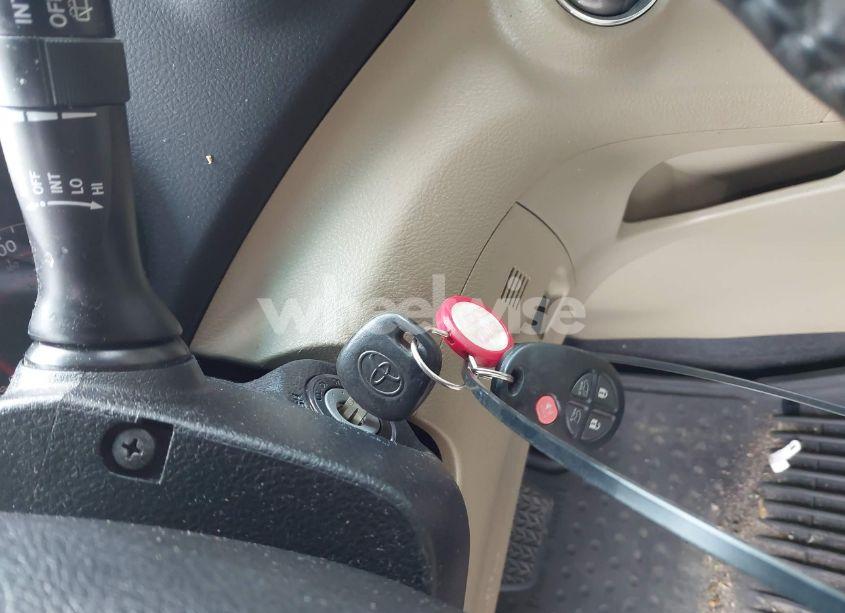 Photo 11 of 2012 Toyota Highlander BASE V6/SE V6 (VIN 5TDBK3EH5CS152697)