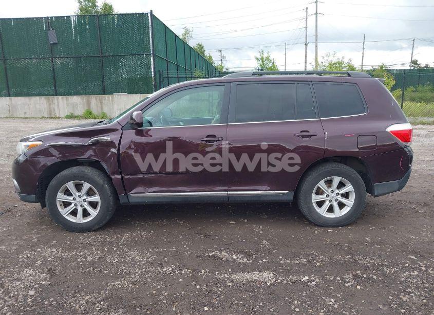 Photo 14 of 2012 Toyota Highlander BASE V6/SE V6 (VIN 5TDBK3EH5CS152697)