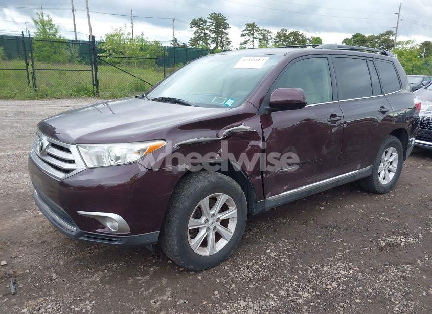 Photo 2 of 2012 Toyota Highlander BASE V6/SE V6 (VIN 5TDBK3EH5CS152697)