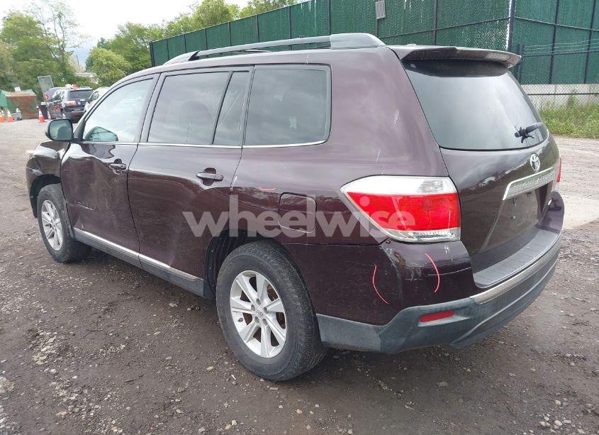 Photo 3 of 2012 Toyota Highlander BASE V6/SE V6 (VIN 5TDBK3EH5CS152697)