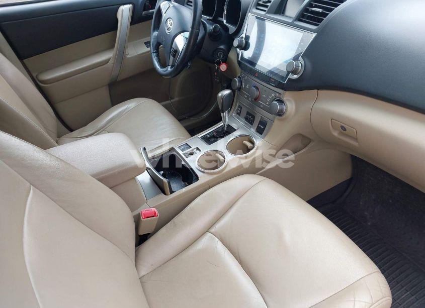 Photo 5 of 2012 Toyota Highlander BASE V6/SE V6 (VIN 5TDBK3EH5CS152697)