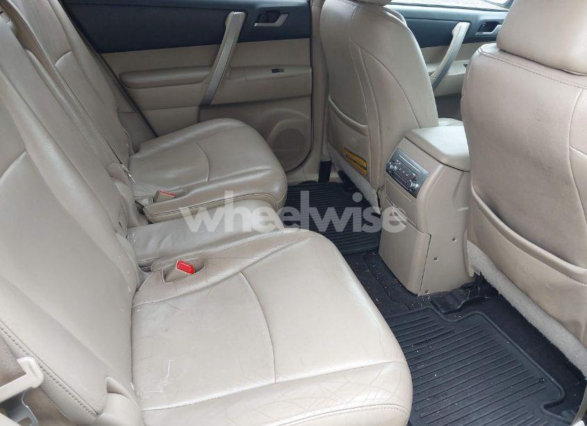 Photo 8 of 2012 Toyota Highlander BASE V6/SE V6 (VIN 5TDBK3EH5CS152697)