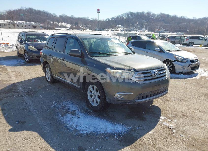 2012 Toyota Highlander SE V6 (VIN 5TDBK3EH5CS165563) main photo