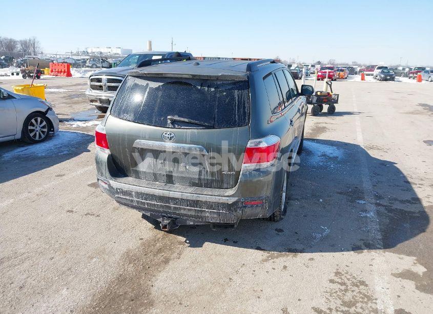 Photo 4 of 2012 Toyota Highlander SE V6 (VIN 5TDBK3EH5CS165563)