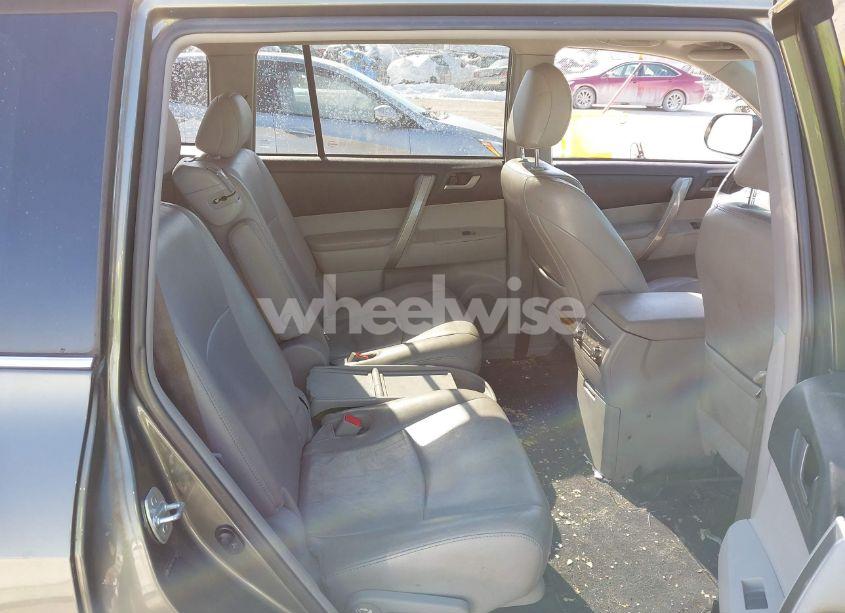 Photo 8 of 2012 Toyota Highlander SE V6 (VIN 5TDBK3EH5CS165563)