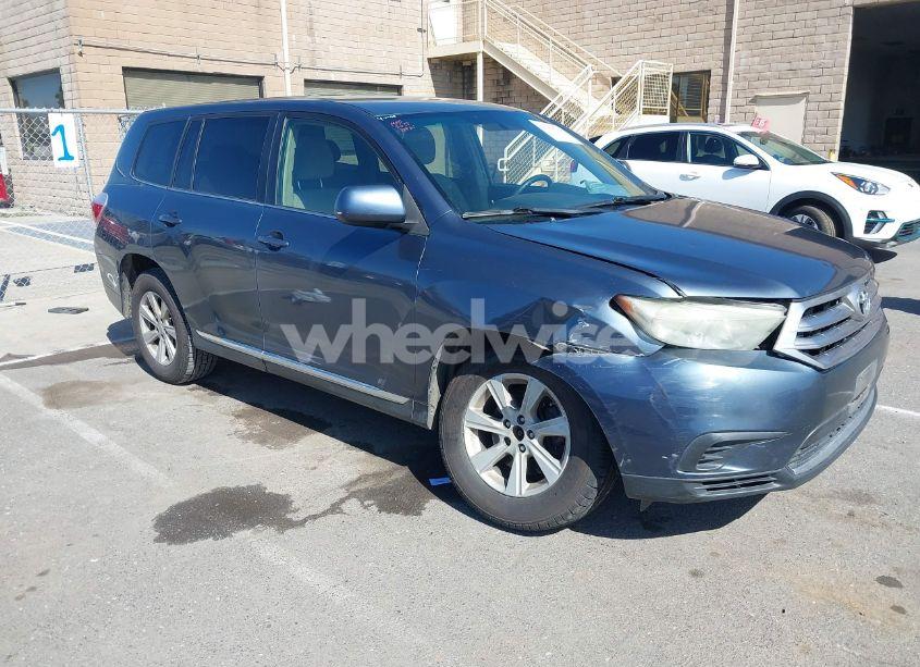 2013 Toyota Highlander BASE V6 (VIN 5TDBK3EH5DS186463) main photo