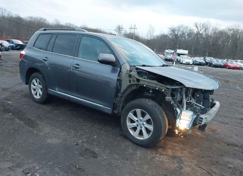 2013 Toyota Highlander SE V6 (VIN 5TDBK3EH5DS196877) main photo