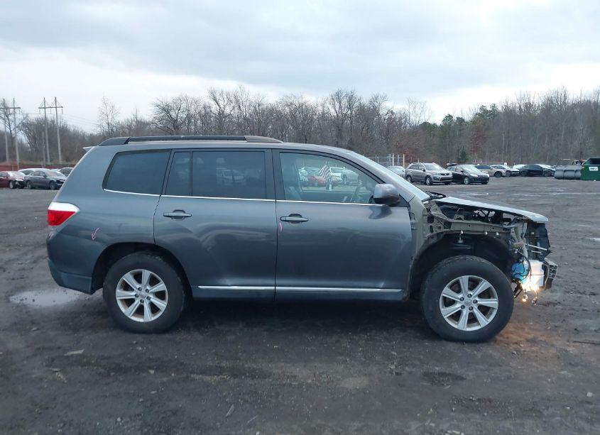 Photo 13 of 2013 Toyota Highlander SE V6 (VIN 5TDBK3EH5DS196877)