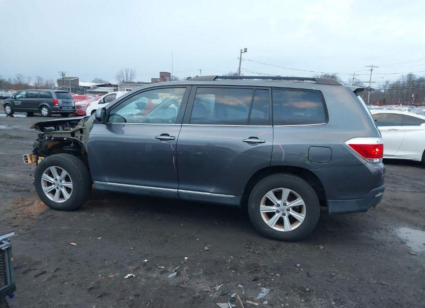 Photo 14 of 2013 Toyota Highlander SE V6 (VIN 5TDBK3EH5DS196877)