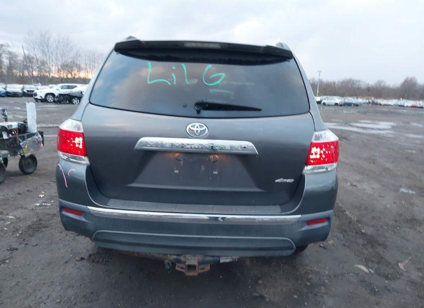 Photo 16 of 2013 Toyota Highlander SE V6 (VIN 5TDBK3EH5DS196877)