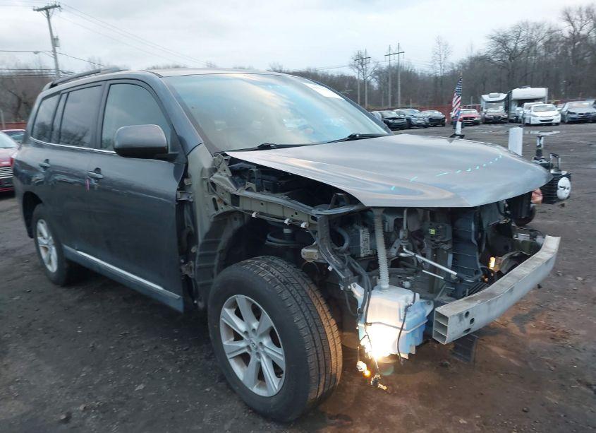 Photo 17 of 2013 Toyota Highlander SE V6 (VIN 5TDBK3EH5DS196877)