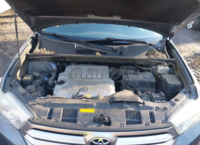 Photo 10 of 2013 Toyota Highlander SE V6 (VIN 5TDBK3EH5DS211166)