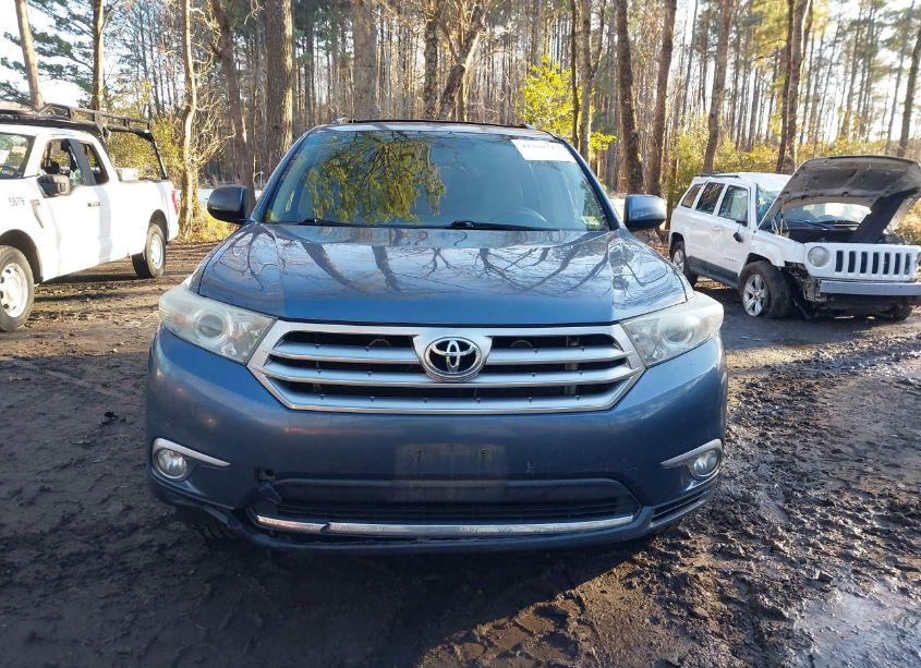 Photo 12 of 2013 Toyota Highlander SE V6 (VIN 5TDBK3EH5DS211166)