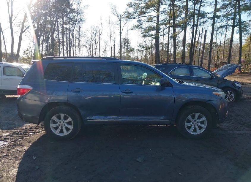 Photo 13 of 2013 Toyota Highlander SE V6 (VIN 5TDBK3EH5DS211166)