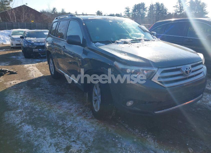 2013 Toyota Highlander BASE PLUS V6 (VIN 5TDBK3EH5DS256513) main photo