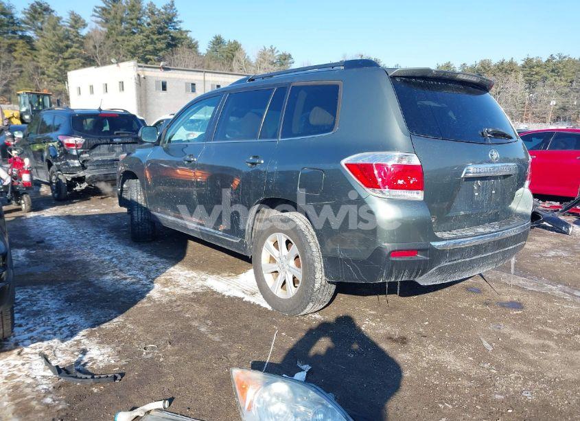 Photo 3 of 2013 Toyota Highlander BASE PLUS V6 (VIN 5TDBK3EH5DS256513)