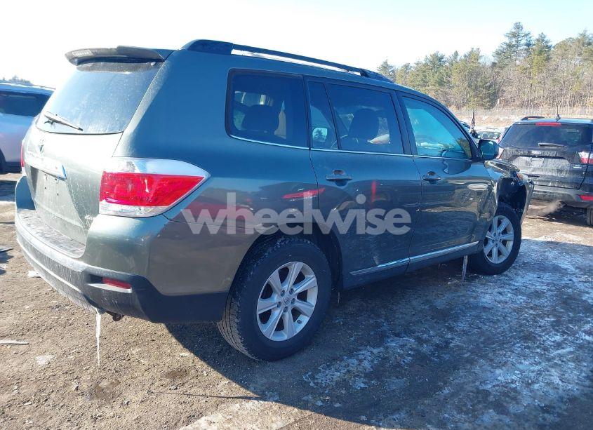 Photo 4 of 2013 Toyota Highlander BASE PLUS V6 (VIN 5TDBK3EH5DS256513)