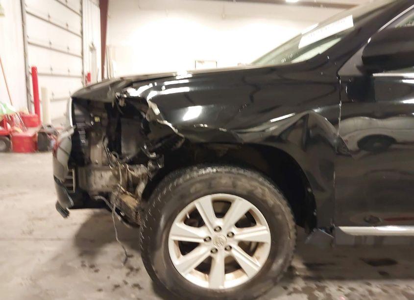 Photo 6 of 2011 Toyota Highlander SE V6 (VIN 5TDBK3EH6BS055457)