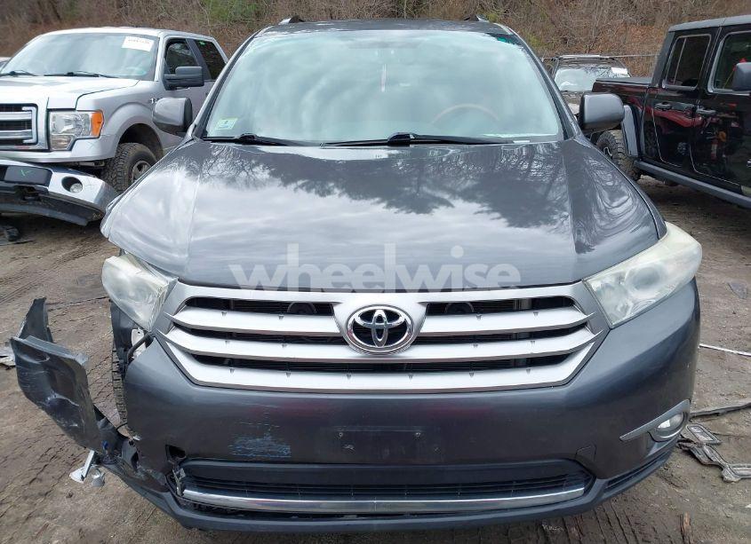 Photo 12 of 2011 Toyota Highlander SE V6 (VIN 5TDBK3EH6BS090970)