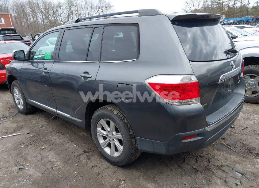 Photo 3 of 2011 Toyota Highlander SE V6 (VIN 5TDBK3EH6BS090970)