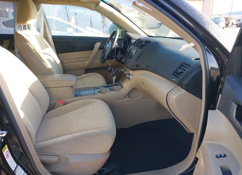 Photo 5 of 2012 Toyota Highlander SE (VIN 5TDBK3EH6CS130305)