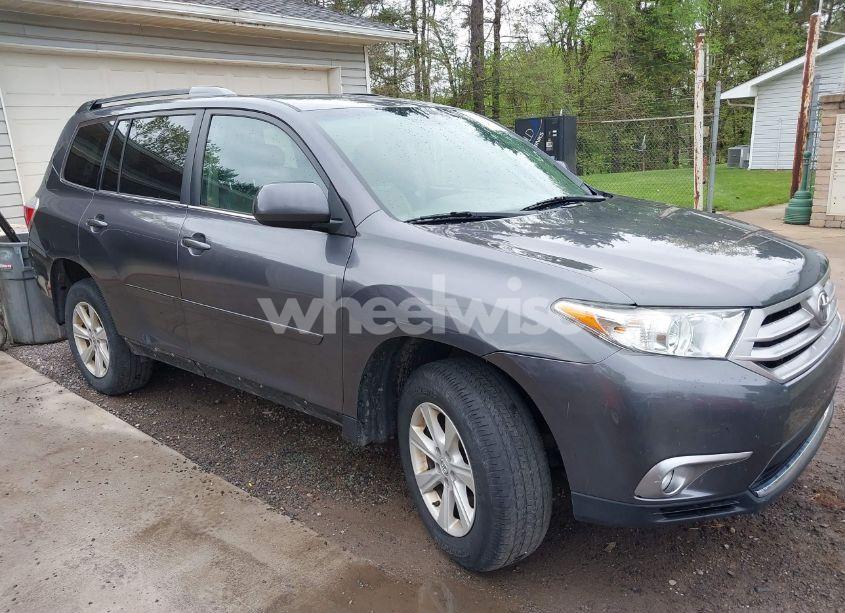 2012 Toyota Highlander SE V6 (VIN 5TDBK3EH6CS136413) main photo