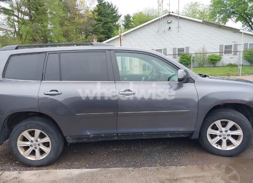 Photo 14 of 2012 Toyota Highlander SE V6 (VIN 5TDBK3EH6CS136413)