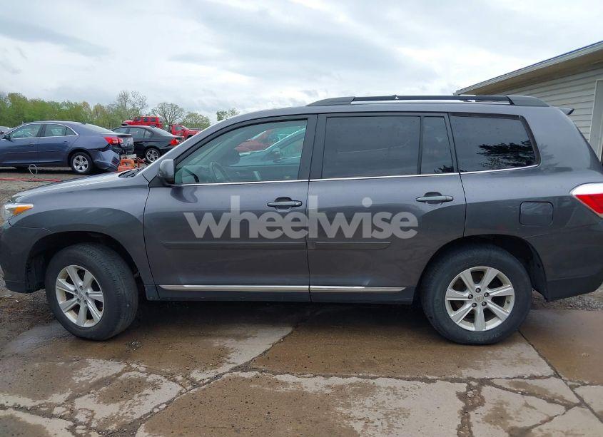 Photo 15 of 2012 Toyota Highlander SE V6 (VIN 5TDBK3EH6CS136413)