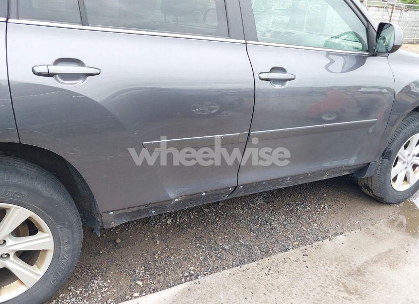 Photo 6 of 2012 Toyota Highlander SE V6 (VIN 5TDBK3EH6CS136413)