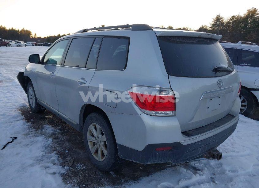 Photo 3 of 2012 Toyota Highlander SE (VIN 5TDBK3EH6CS154393)