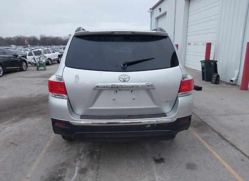 Photo 17 of 2013 Toyota Highlander SE V6 (VIN 5TDBK3EH6DS181532)