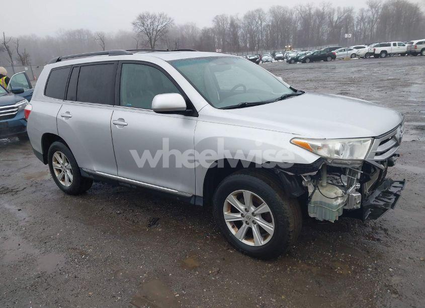 2013 Toyota Highlander PLUS/SE (VIN 5TDBK3EH6DS230910) main photo